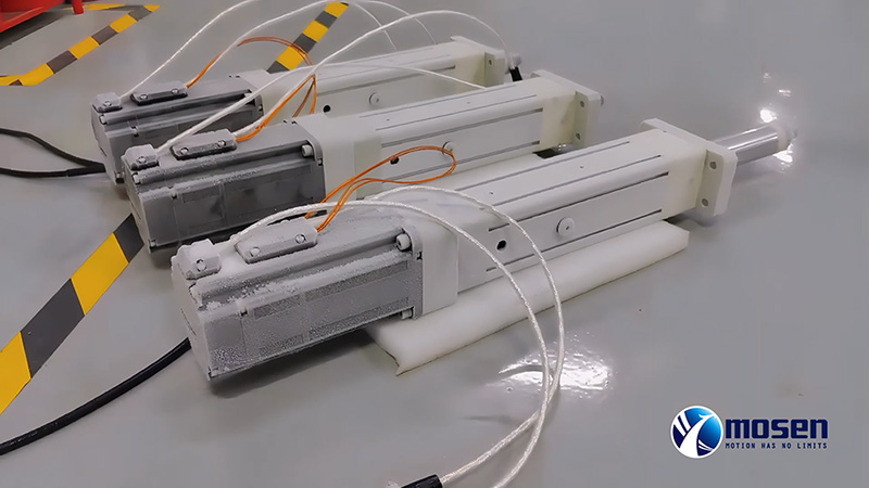 低溫伺服電機(jī)和電缸.jpg 低溫伺服電機(jī)和電缸.jpg